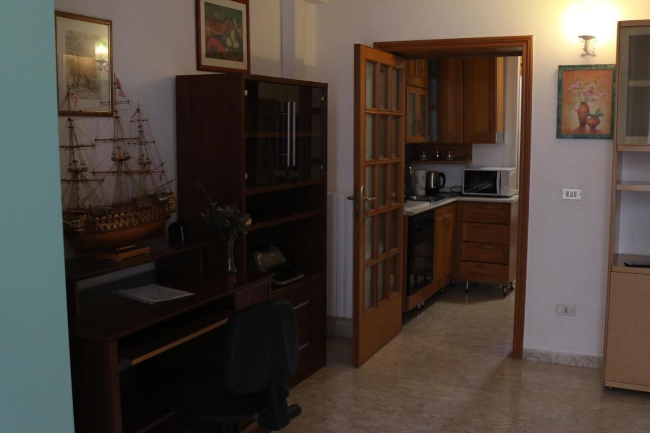 Holiday House Nel Cuore Di Bari Dış mekan fotoğraf